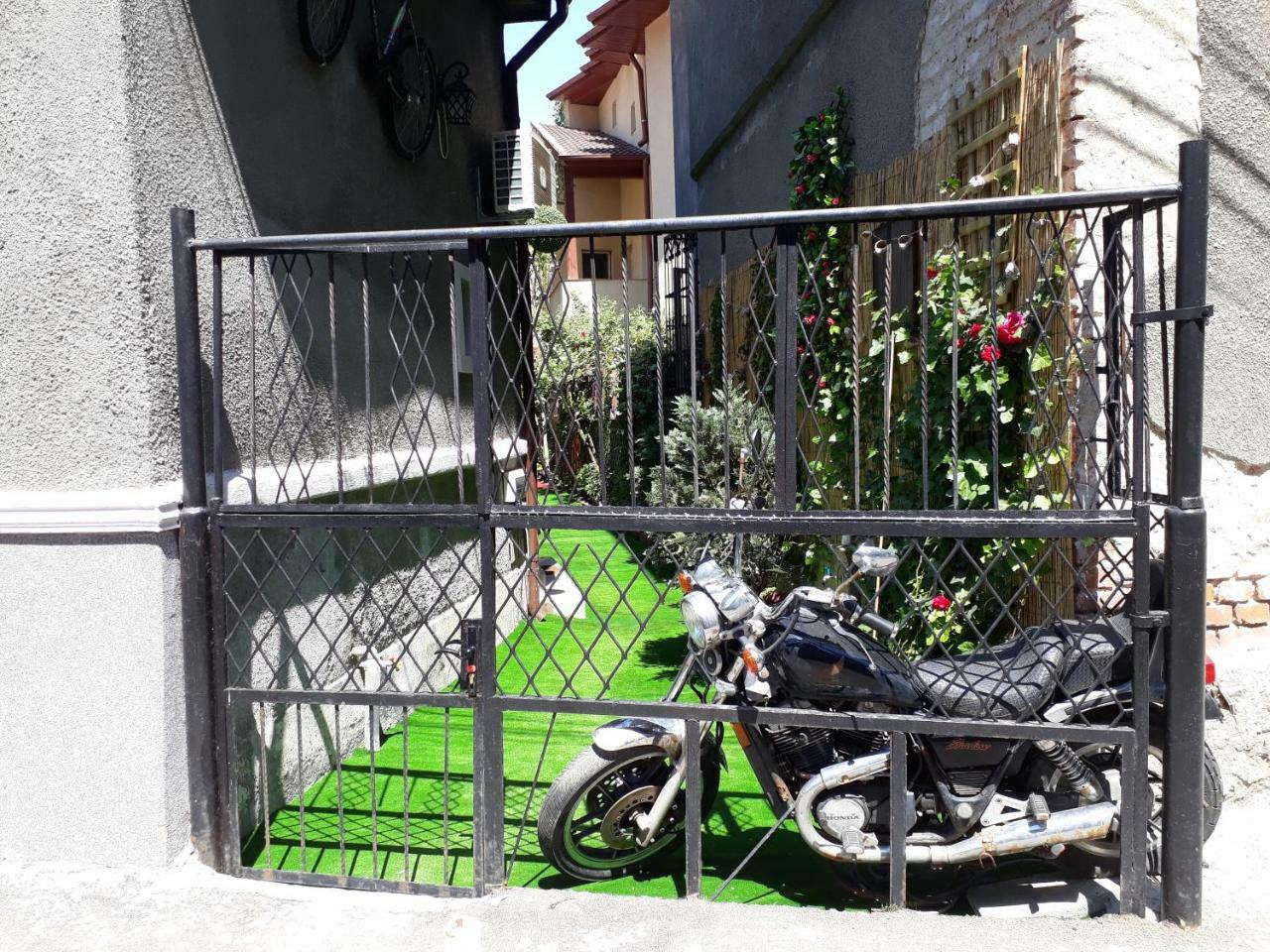 Motor House Unirii Hotel Bucharest Exterior photo